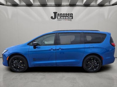 2027 Chrysler Pacifica PACIFICA SELECT AWD