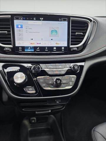 2027 Chrysler Pacifica PACIFICA SELECT AWD