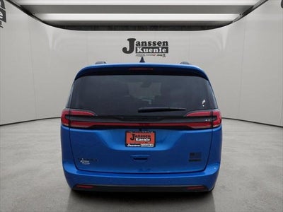 2027 Chrysler Pacifica PACIFICA SELECT AWD