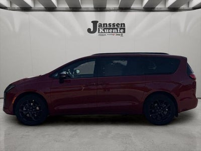 2027 Chrysler Pacifica PACIFICA LIMITED AWD