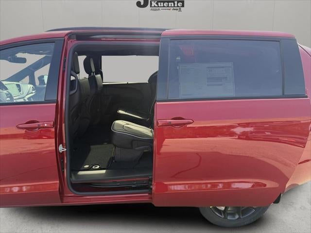 2027 Chrysler Pacifica PACIFICA LIMITED AWD