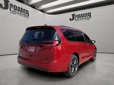 2027 Chrysler Pacifica PACIFICA LIMITED AWD
