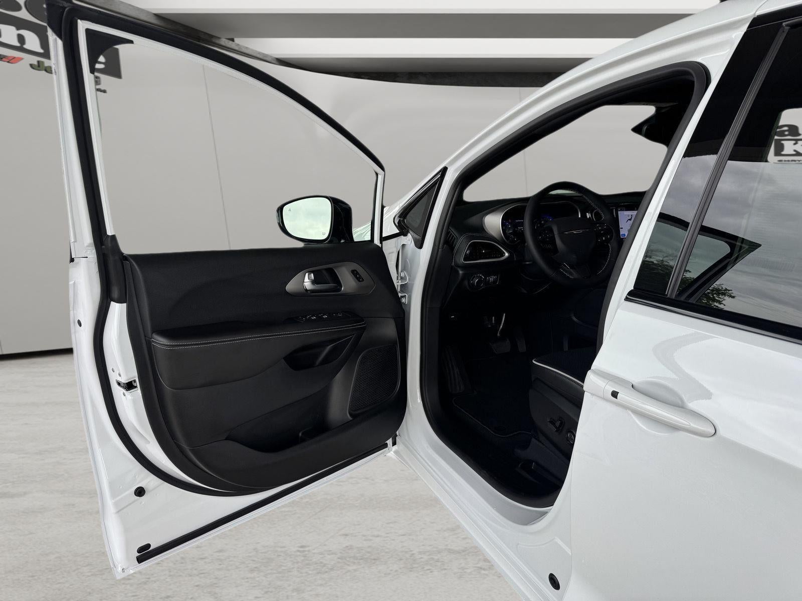 2027 Chrysler Pacifica PACIFICA LIMITED AWD
