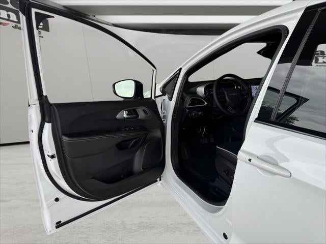 2027 Chrysler Pacifica PACIFICA LIMITED AWD