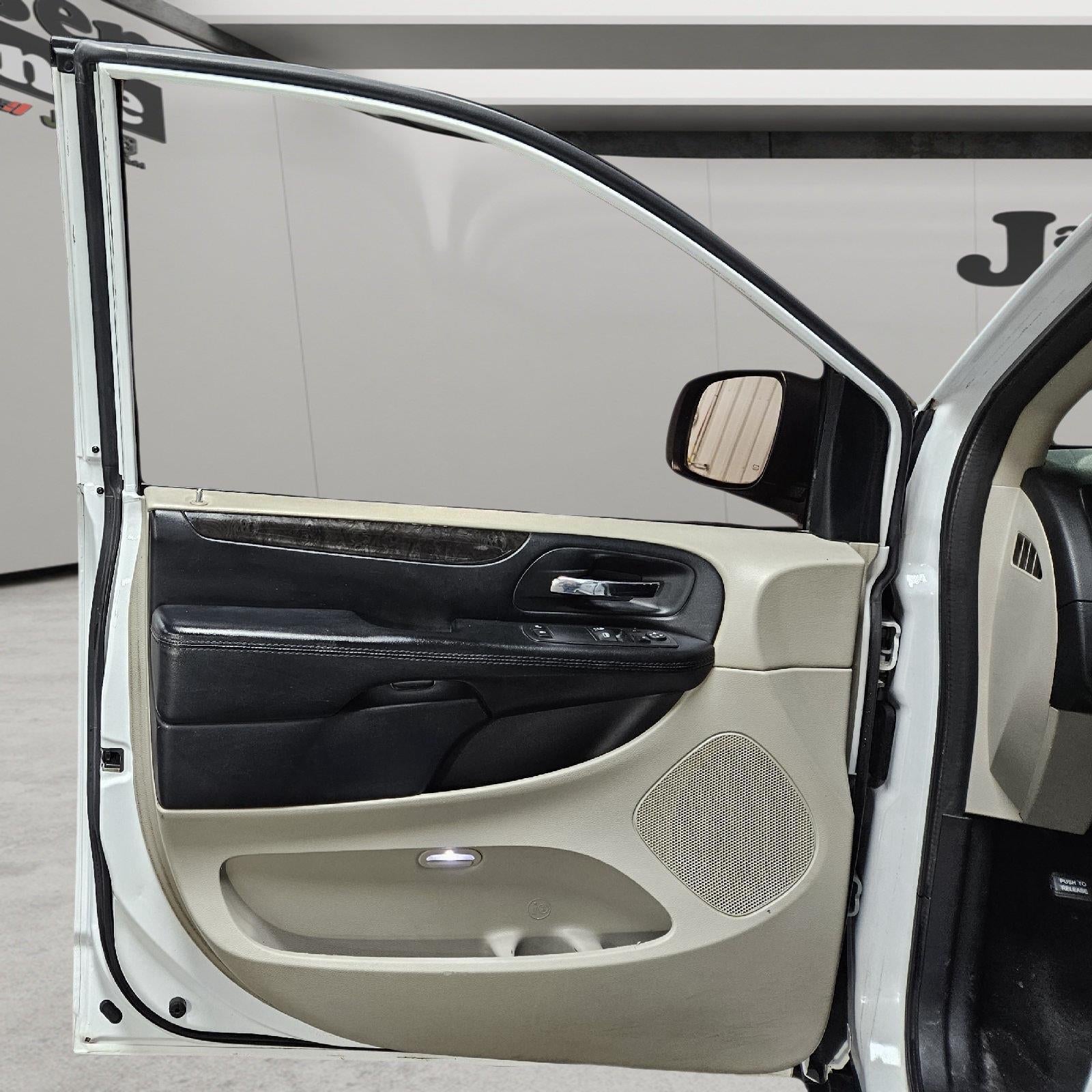 2016 Dodge Grand Caravan American Value Pkg