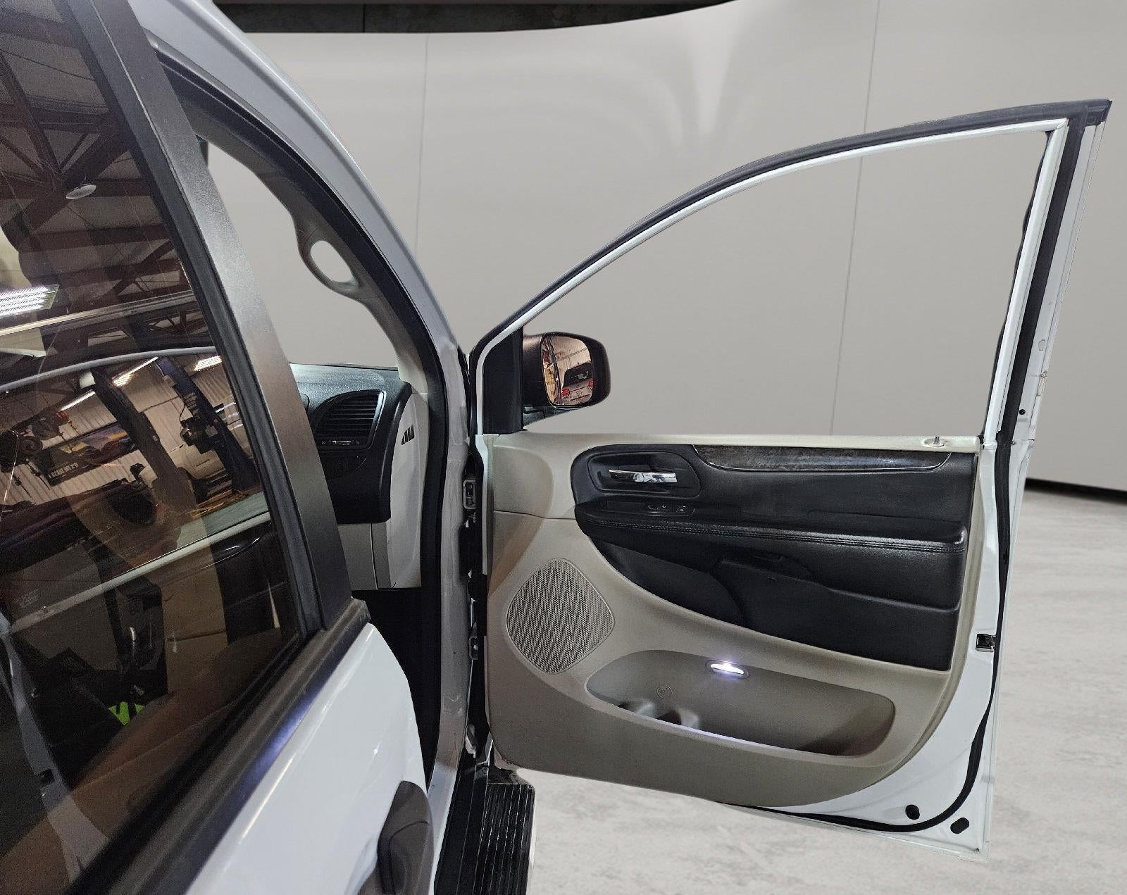 2016 Dodge Grand Caravan American Value Pkg