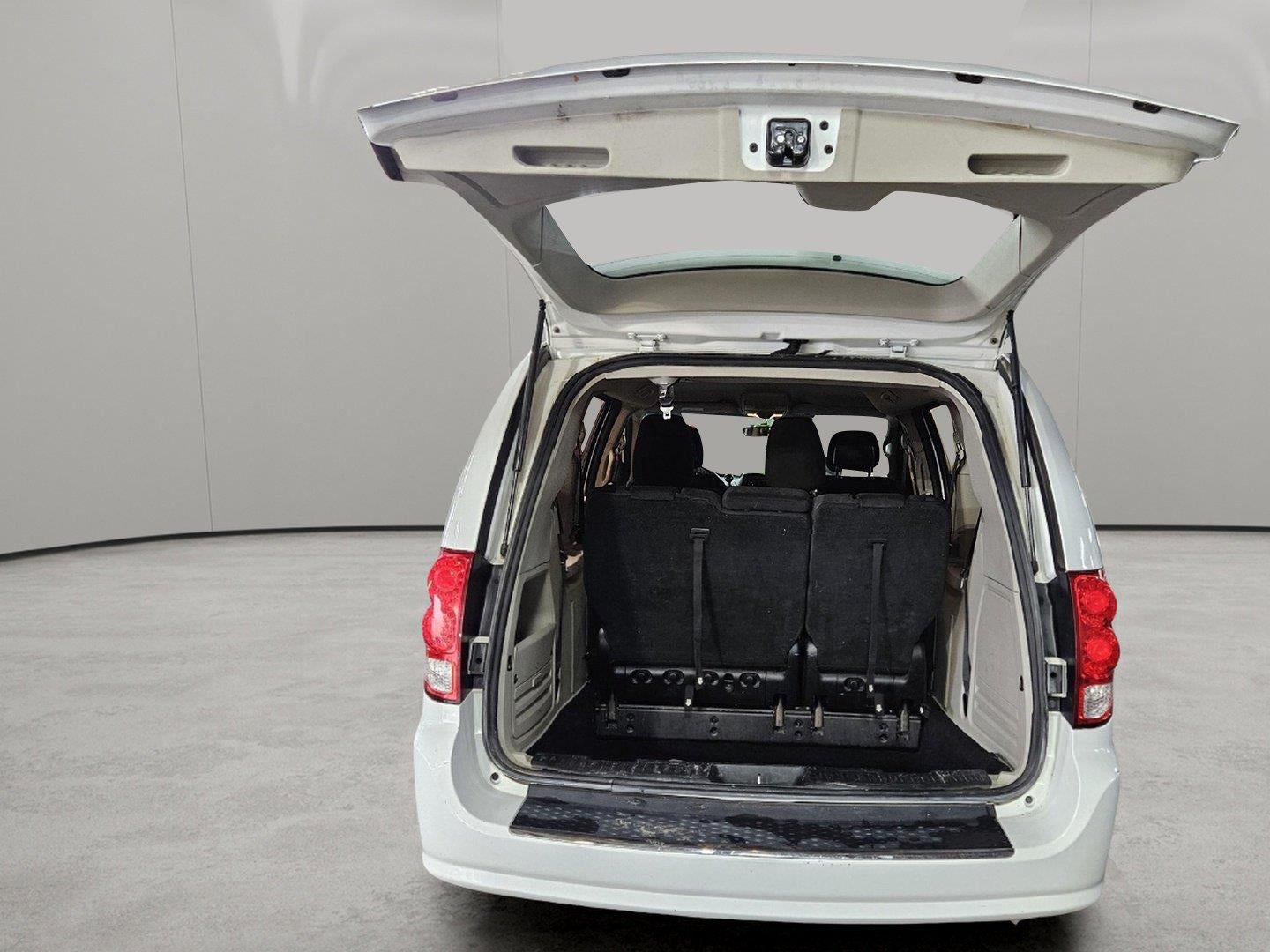 2016 Dodge Grand Caravan American Value Pkg