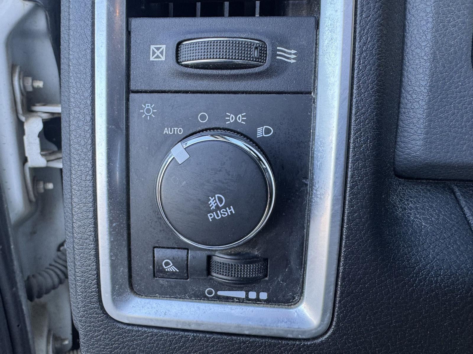 2017 RAM 3500 Big Horn Crew Cab 4x4 6'4' Box