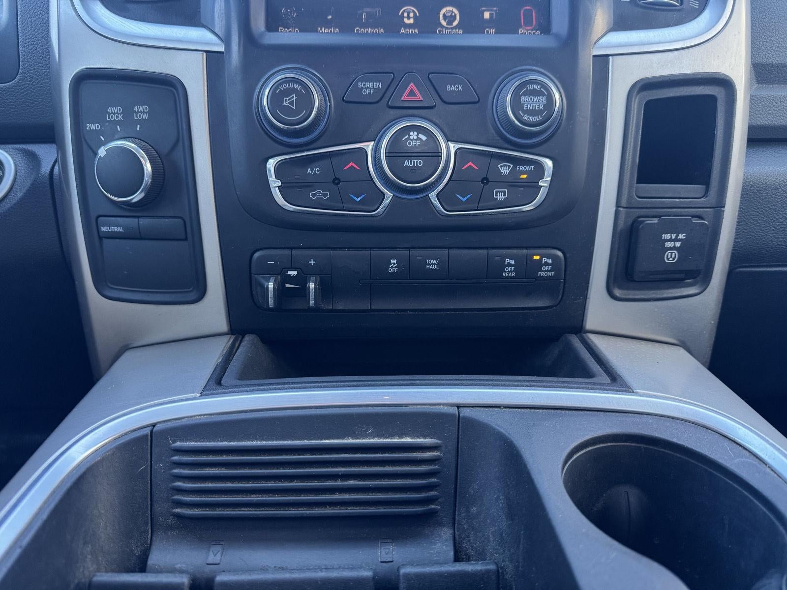 2017 RAM 3500 Big Horn Crew Cab 4x4 6'4' Box