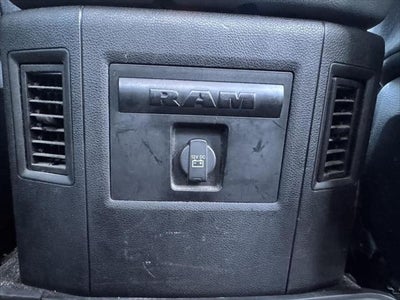 2017 RAM 3500 Big Horn Crew Cab 4x4 6'4' Box