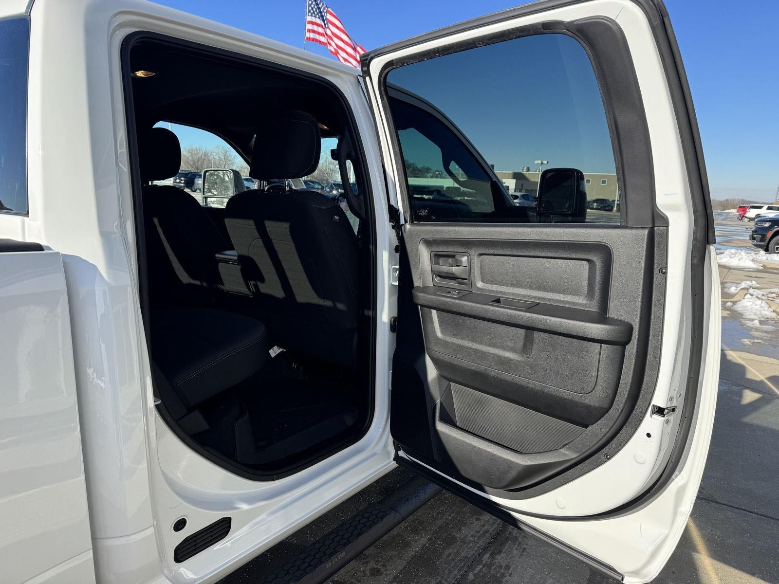 2026 RAM Ram 3500 RAM 3500 TRADESMAN CREW CAB 4X4 8' BOX