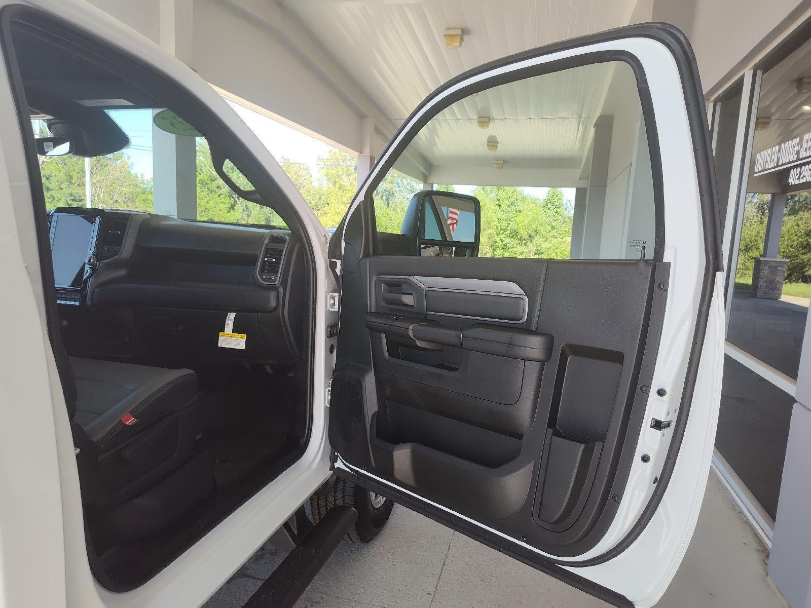 2025 RAM 2500 Tradesman Regular Cab 4x4 8' Box
