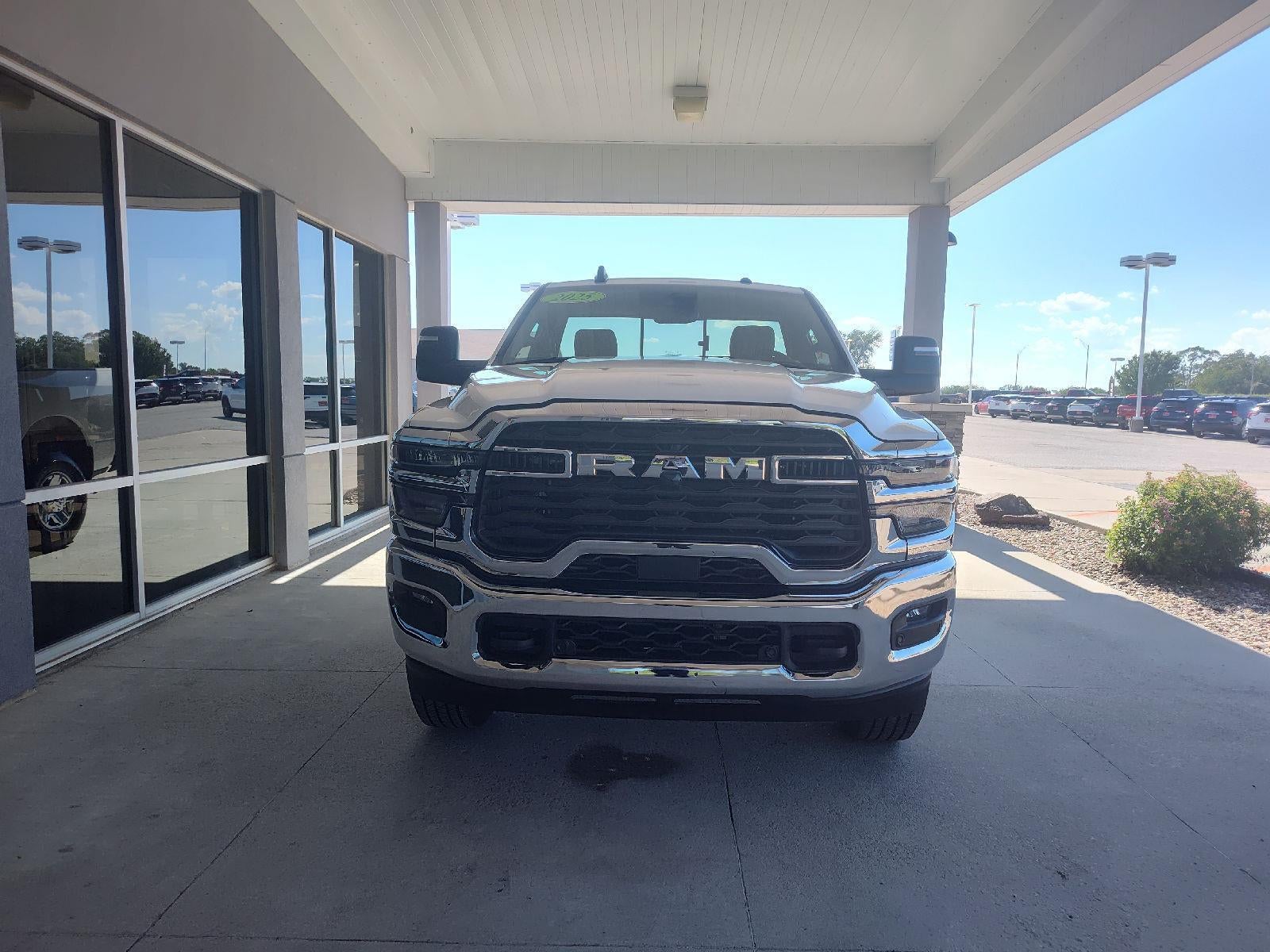 2025 RAM 2500 Tradesman Regular Cab 4x4 8' Box