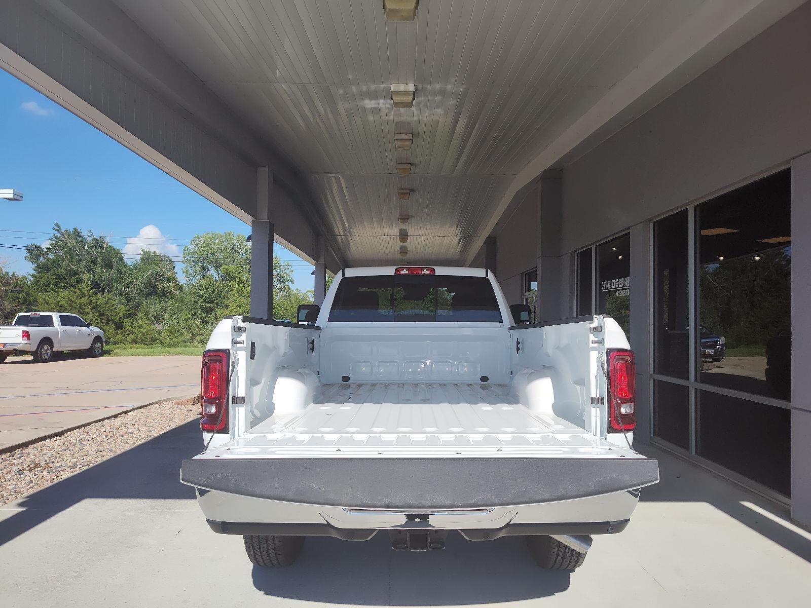 2025 RAM 2500 Tradesman Regular Cab 4x4 8' Box