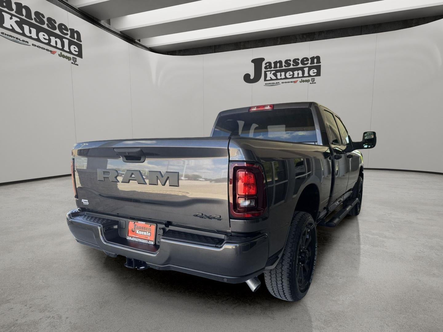 2026 RAM Ram 2500 RAM 2500 BLACK EXPRESS CREW CAB 4X4 6'4' BOX