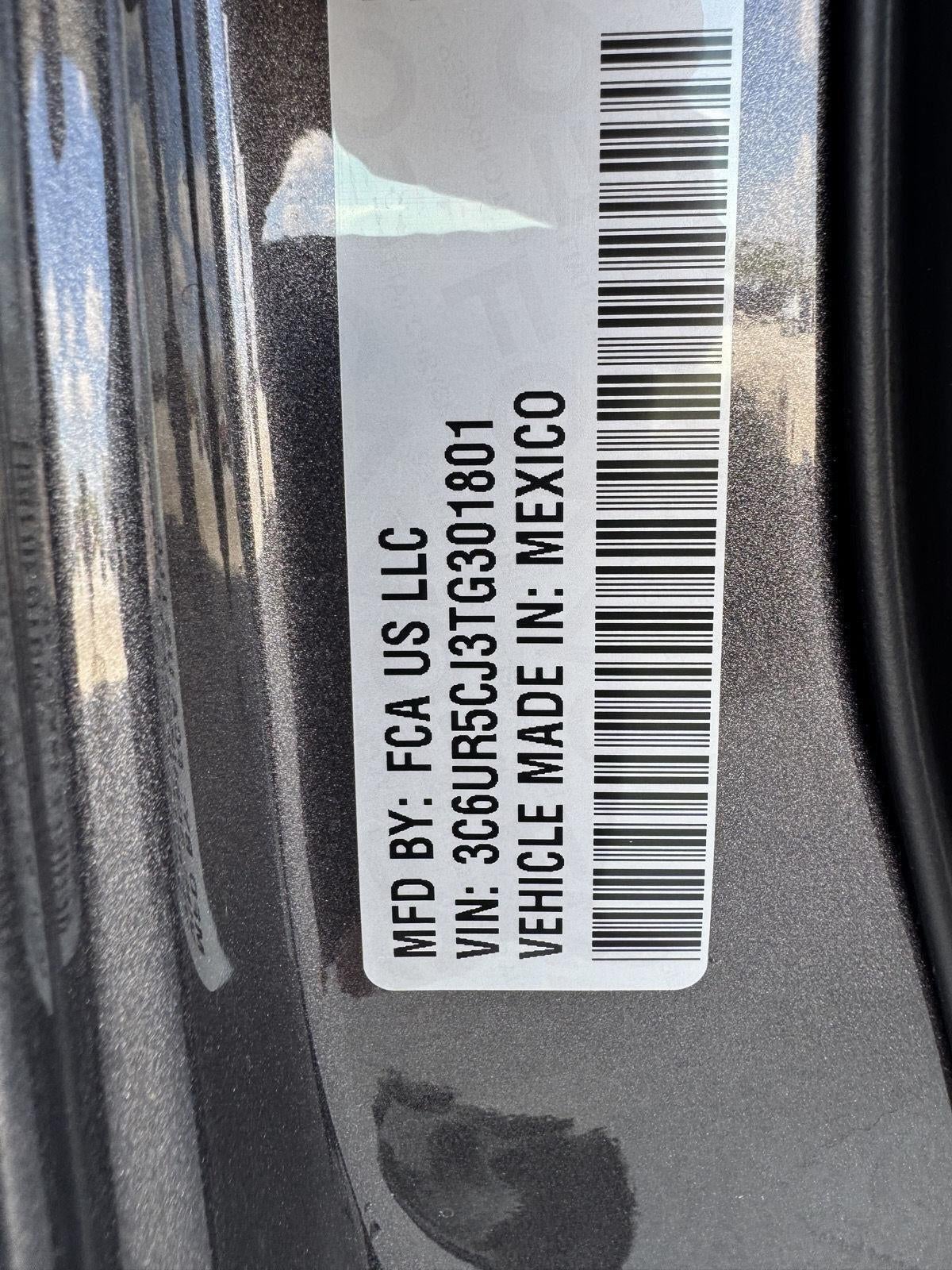 2026 RAM Ram 2500 RAM 2500 BLACK EXPRESS CREW CAB 4X4 6'4' BOX
