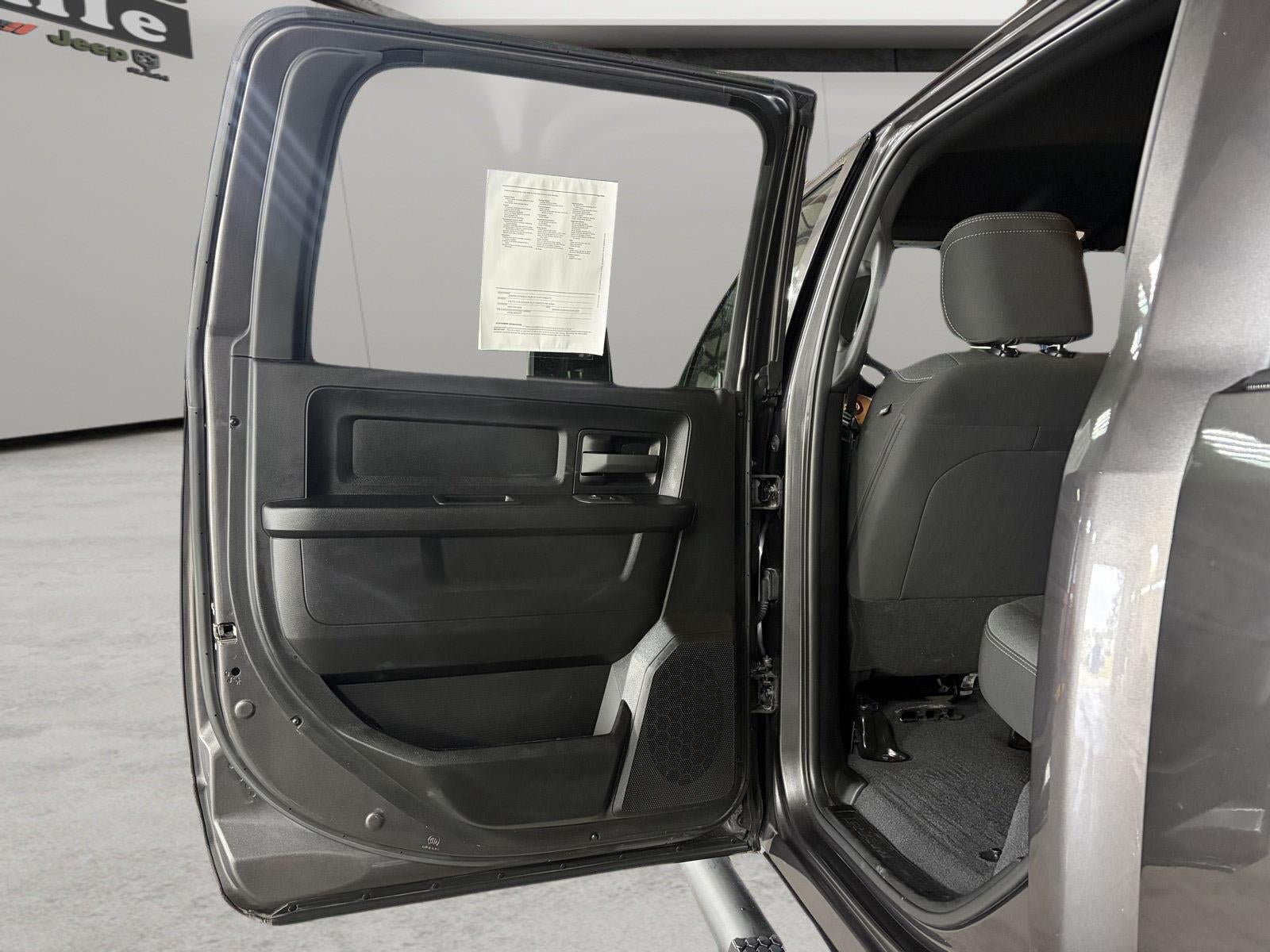 2025 RAM 2500 Tradesman Crew Cab 4x4 6'4' Box