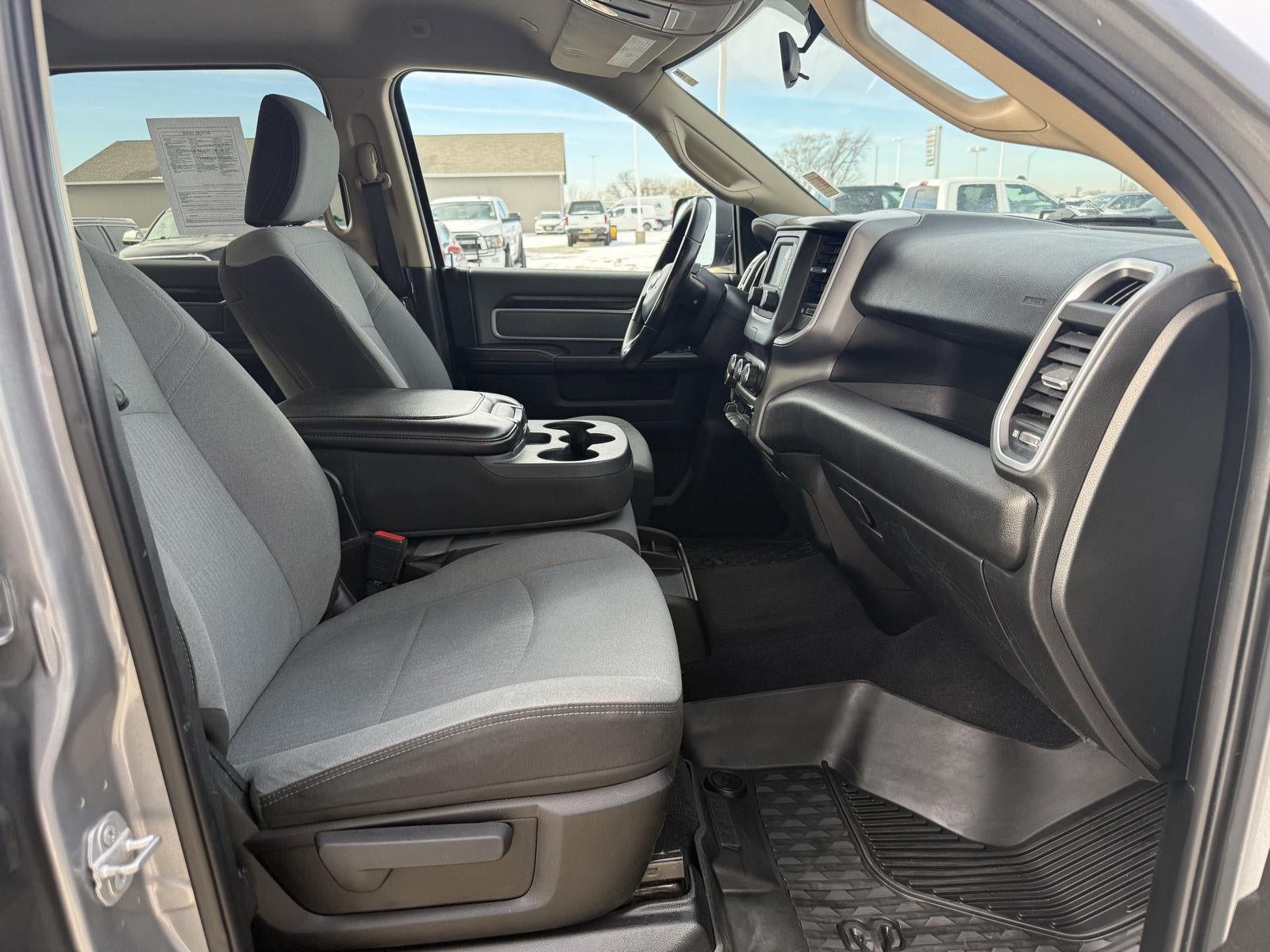 2019 RAM 2500 Big Horn Crew Cab 4x4 6'4' Box