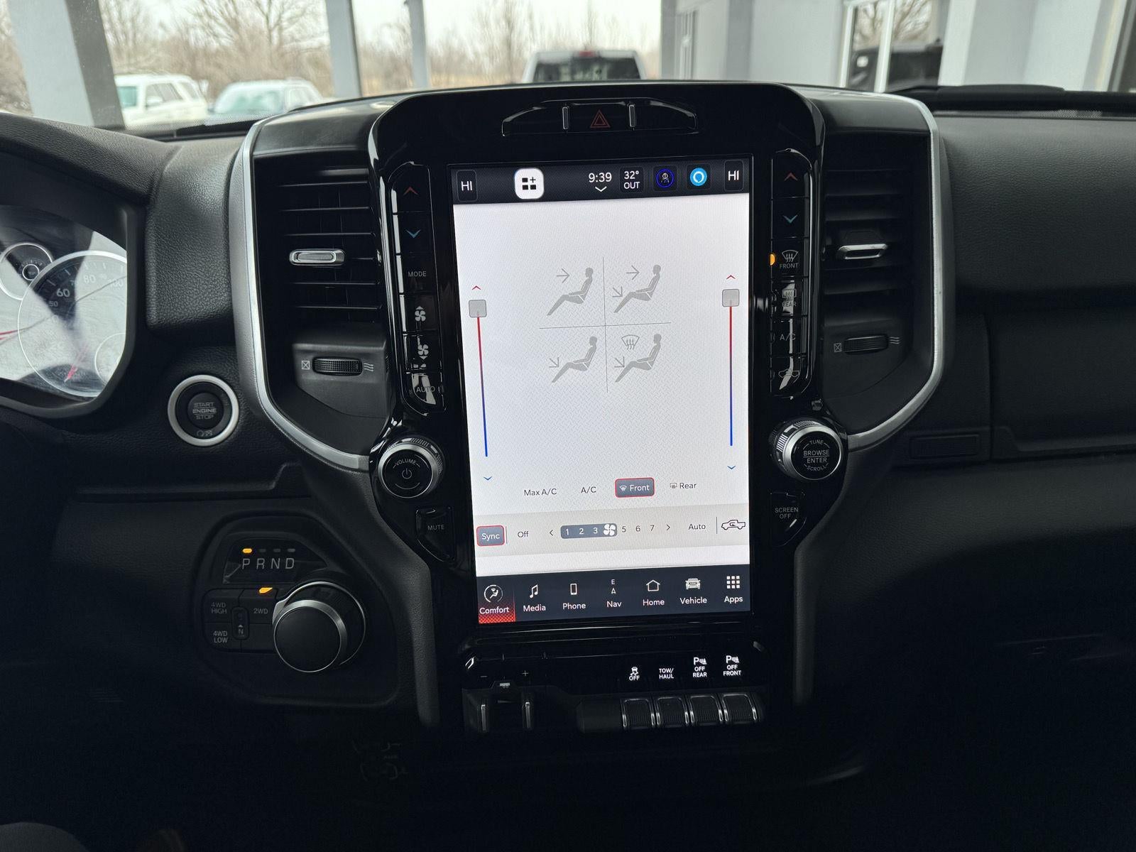 2024 RAM 2500 Big Horn Crew Cab 4x4 6'4' Box