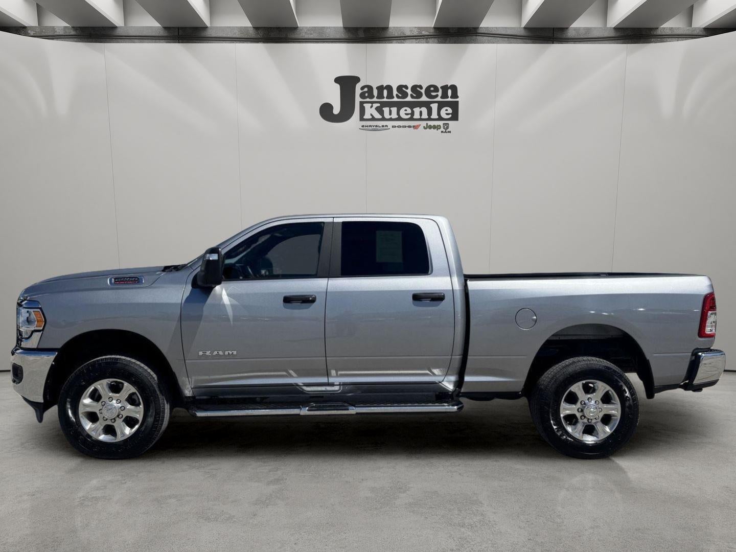 2024 RAM 2500 Big Horn Crew Cab 4x4 6'4' Box