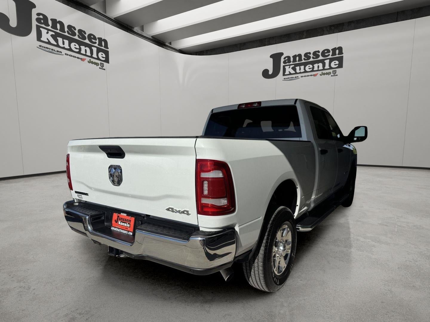 2024 RAM 2500 Big Horn Crew Cab 4x4 6'4' Box