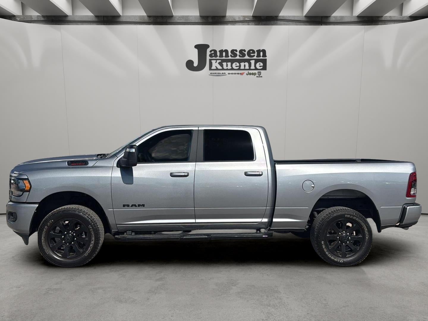 2024 RAM 2500 Big Horn Crew Cab 4x4 6'4' Box