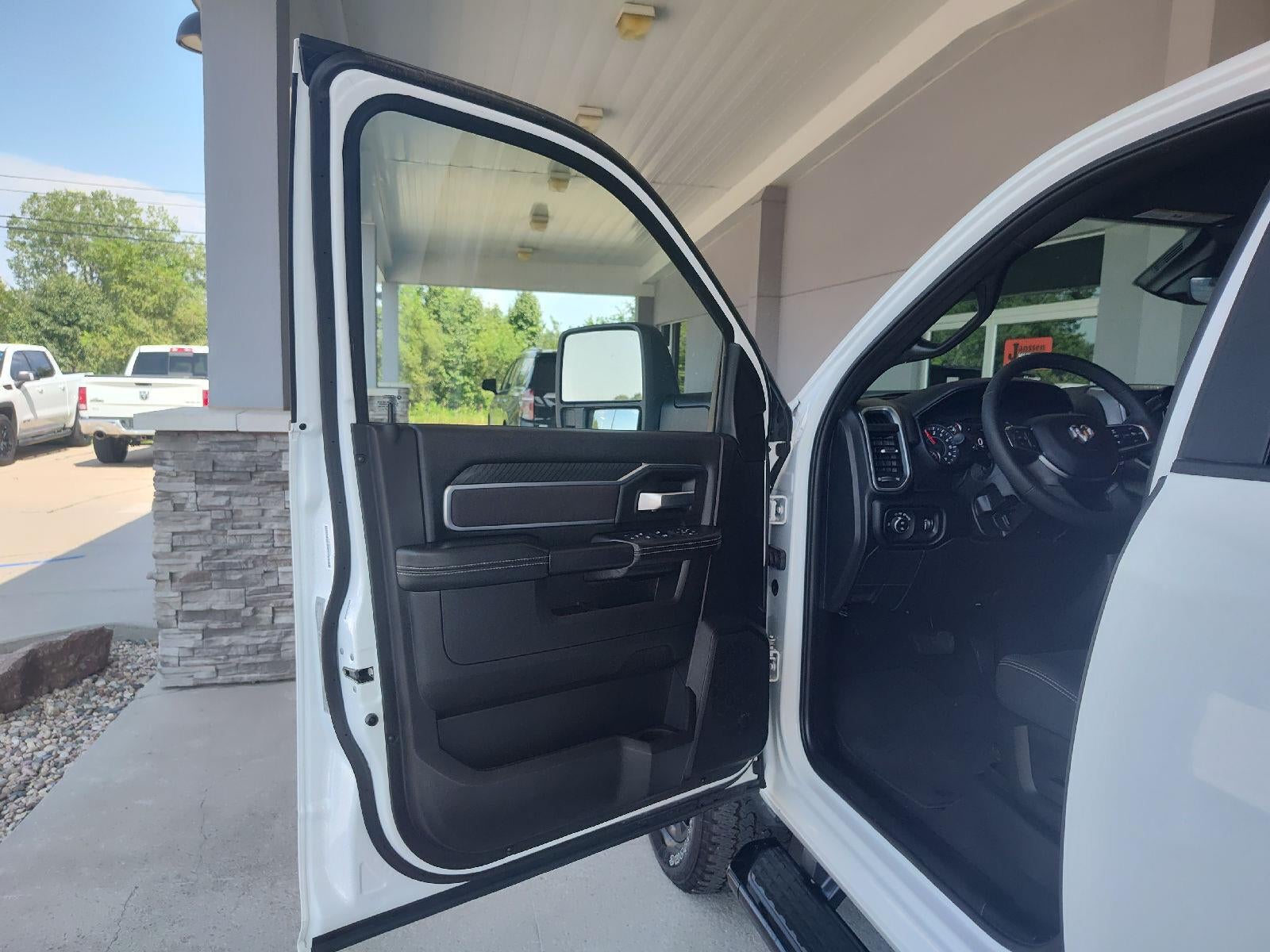 2025 RAM 2500 Big Horn Crew Cab 4x4 6'4' Box
