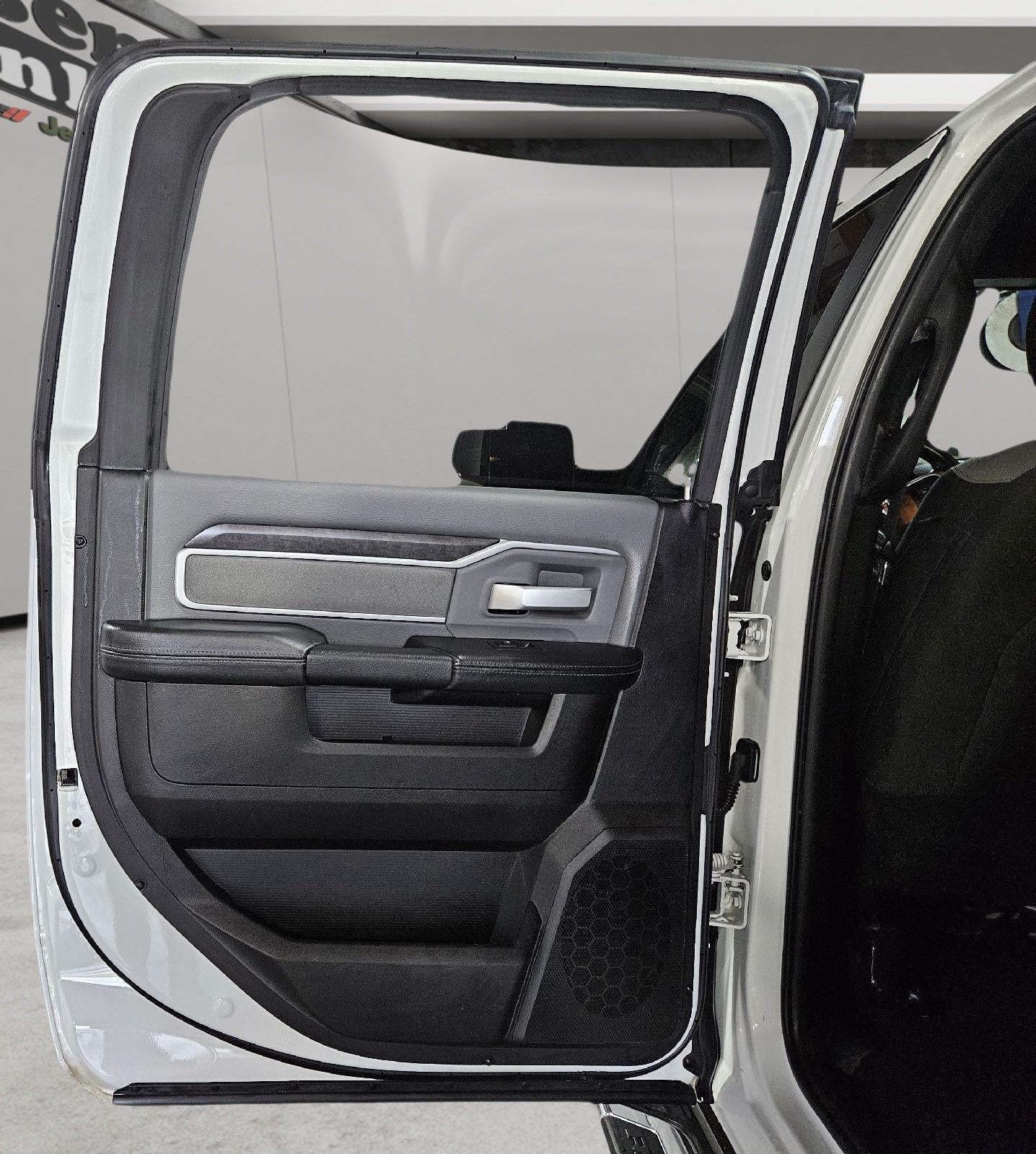 2022 RAM 2500 Big Horn Crew Cab 4x4 6'4' Box