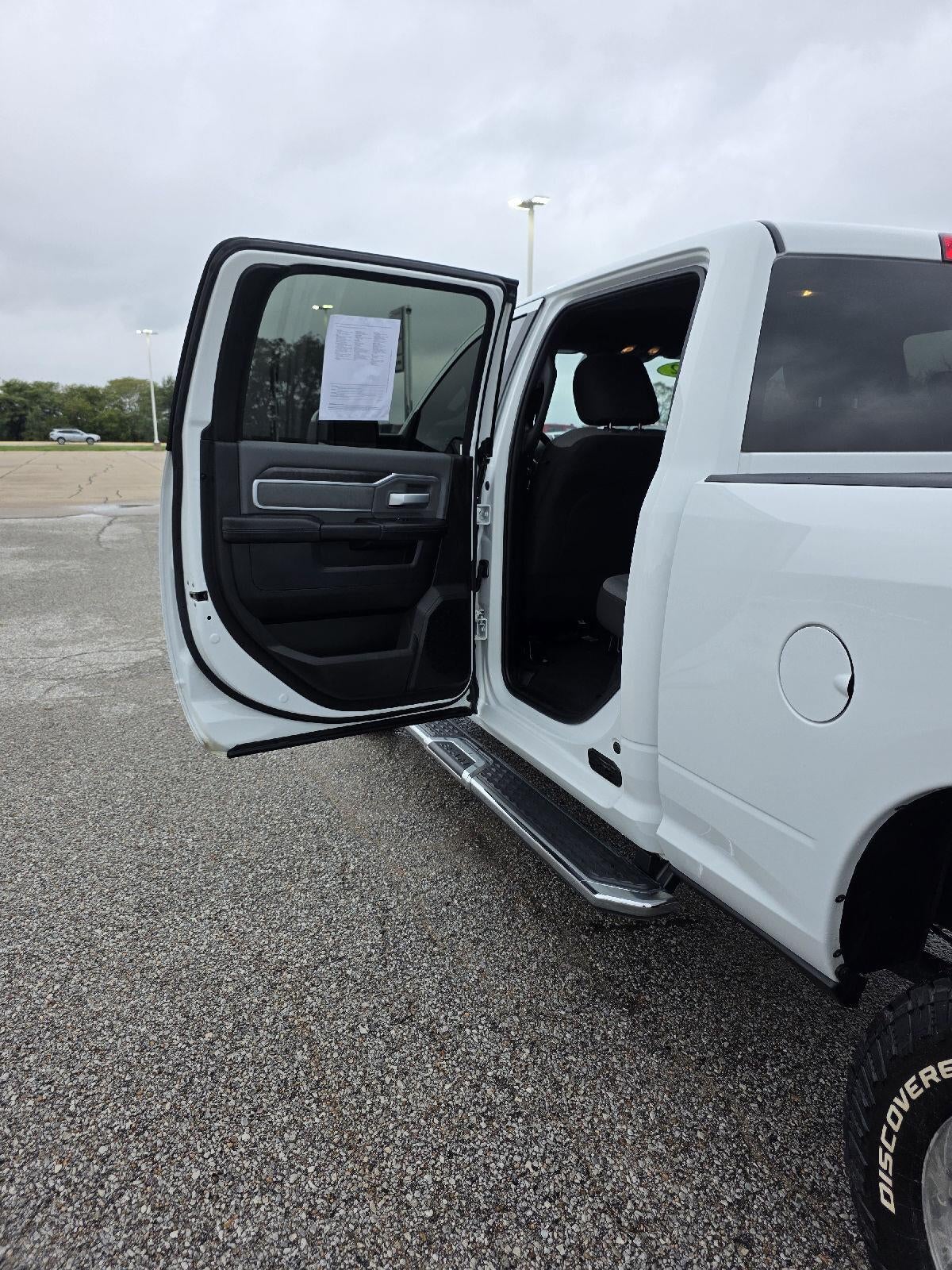 2022 RAM 2500 Big Horn Crew Cab 4x4 6'4' Box