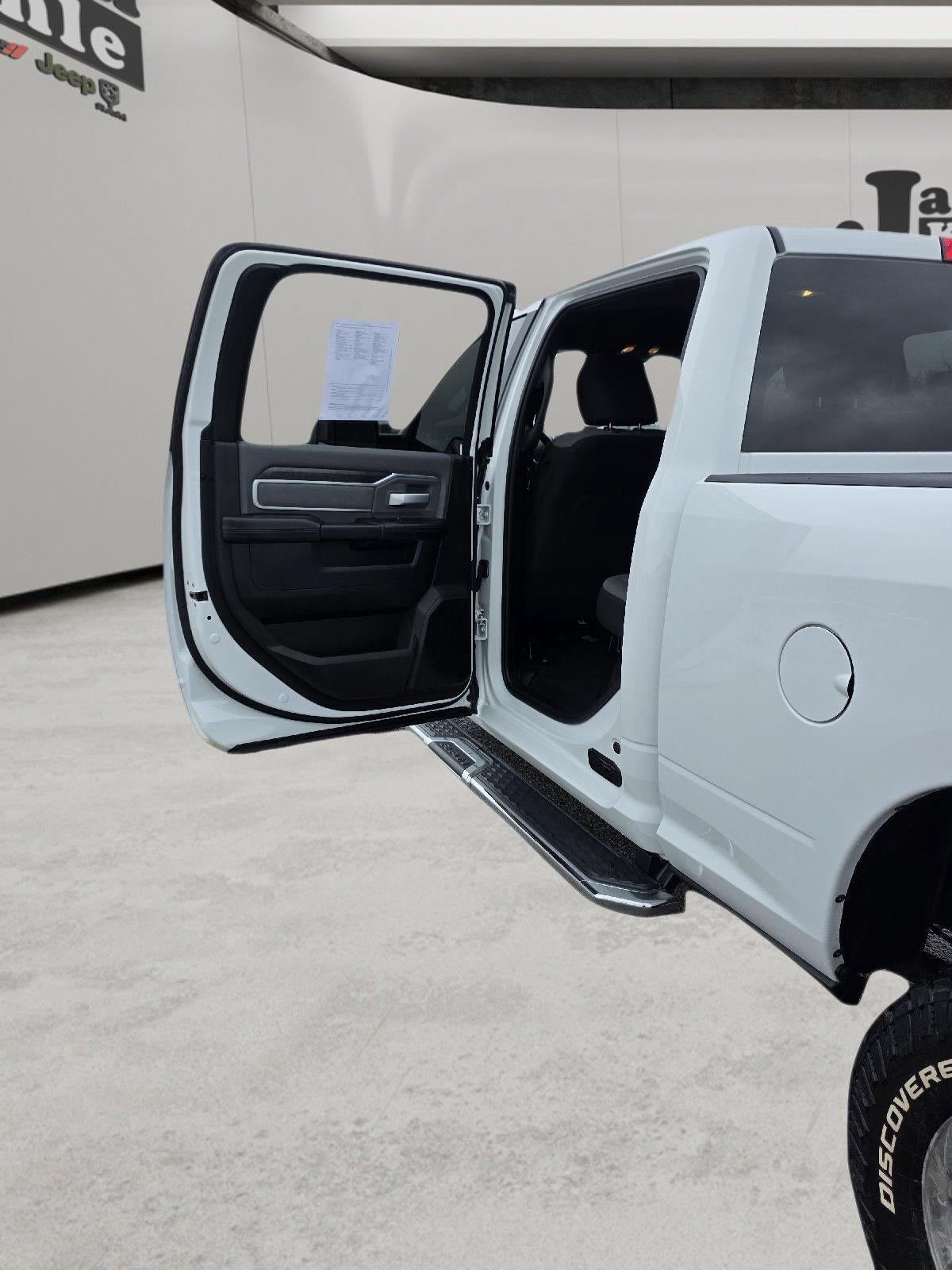 2022 RAM 2500 Big Horn Crew Cab 4x4 6'4' Box