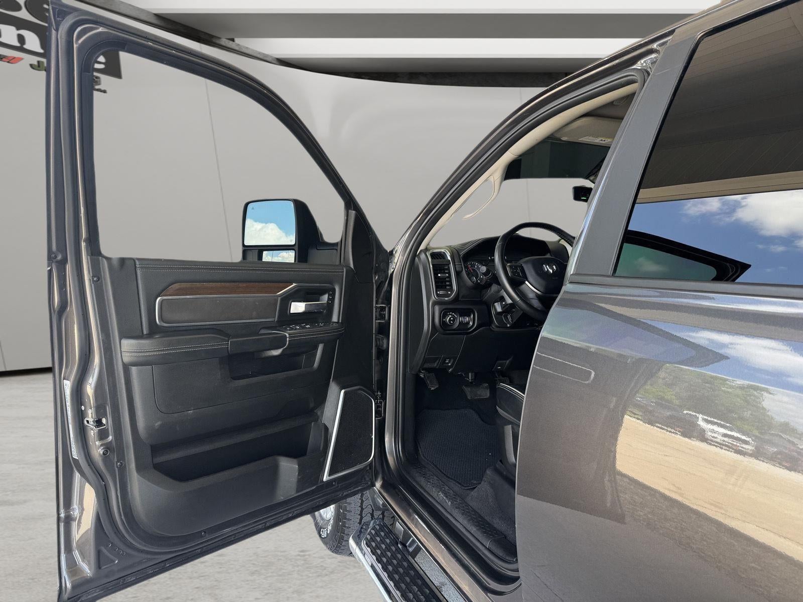 2024 RAM 2500 Laramie Crew Cab 4x4 6'4' Box