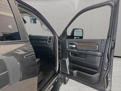 2024 RAM 2500 Laramie Crew Cab 4x4 6'4' Box