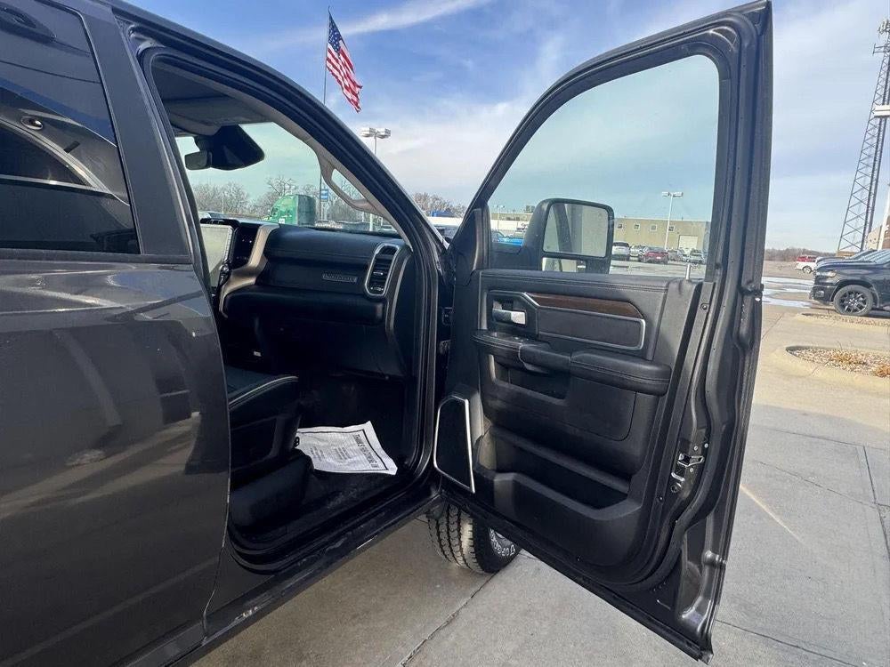 2024 RAM 2500 Laramie Crew Cab 4x4 6'4' Box