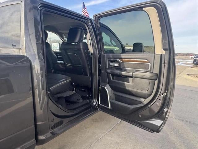 2024 RAM 2500 Laramie Crew Cab 4x4 6'4' Box