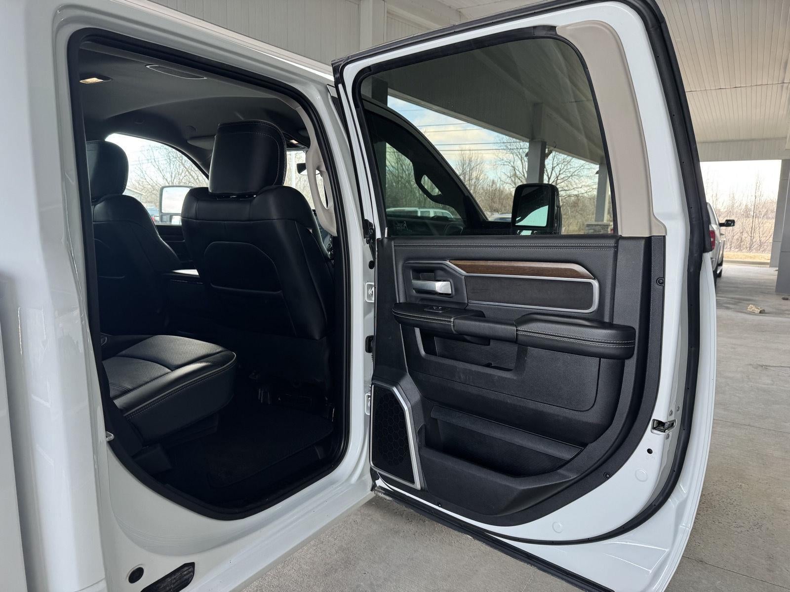 2024 RAM 2500 Laramie Crew Cab 4x4 6'4' Box