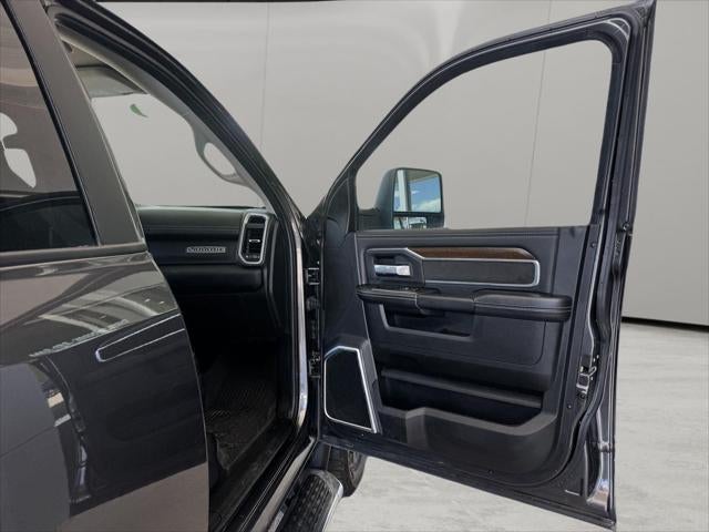 2024 RAM 2500 Laramie Crew Cab 4x4 6'4' Box
