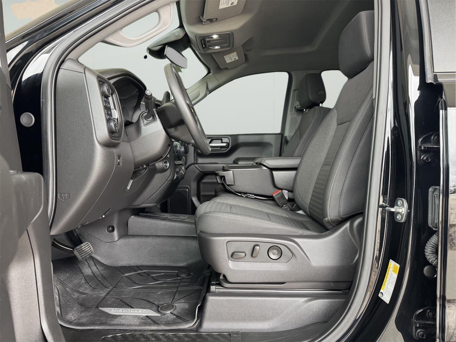 2025 Chevrolet Silverado 1500 4WD Crew Cab Short Bed Custom