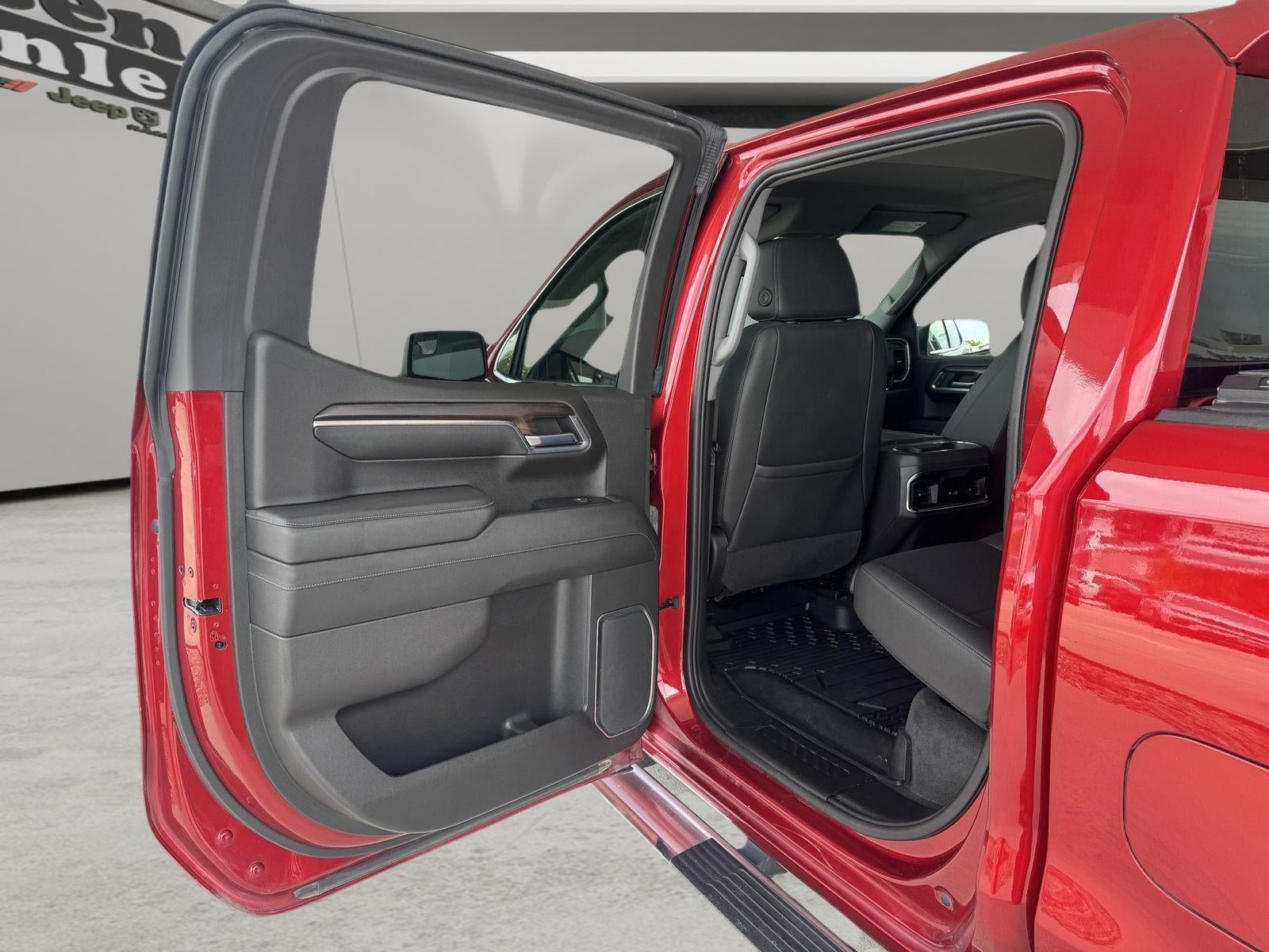 2023 GMC Sierra 1500 4WD Crew Cab Short Box SLT
