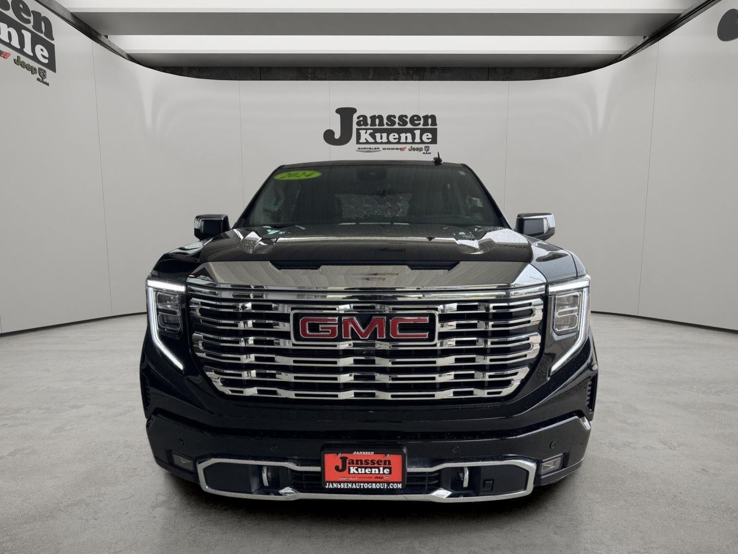 2024 GMC Sierra 1500 4WD Crew Cab Short Box Denali