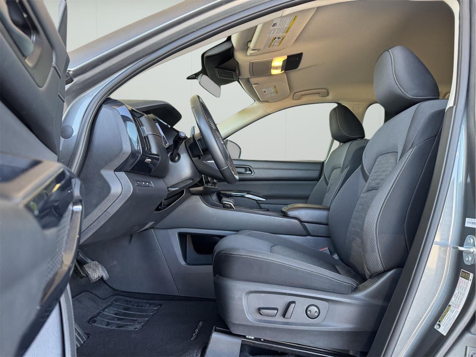 2025 Nissan Pathfinder SV FWD