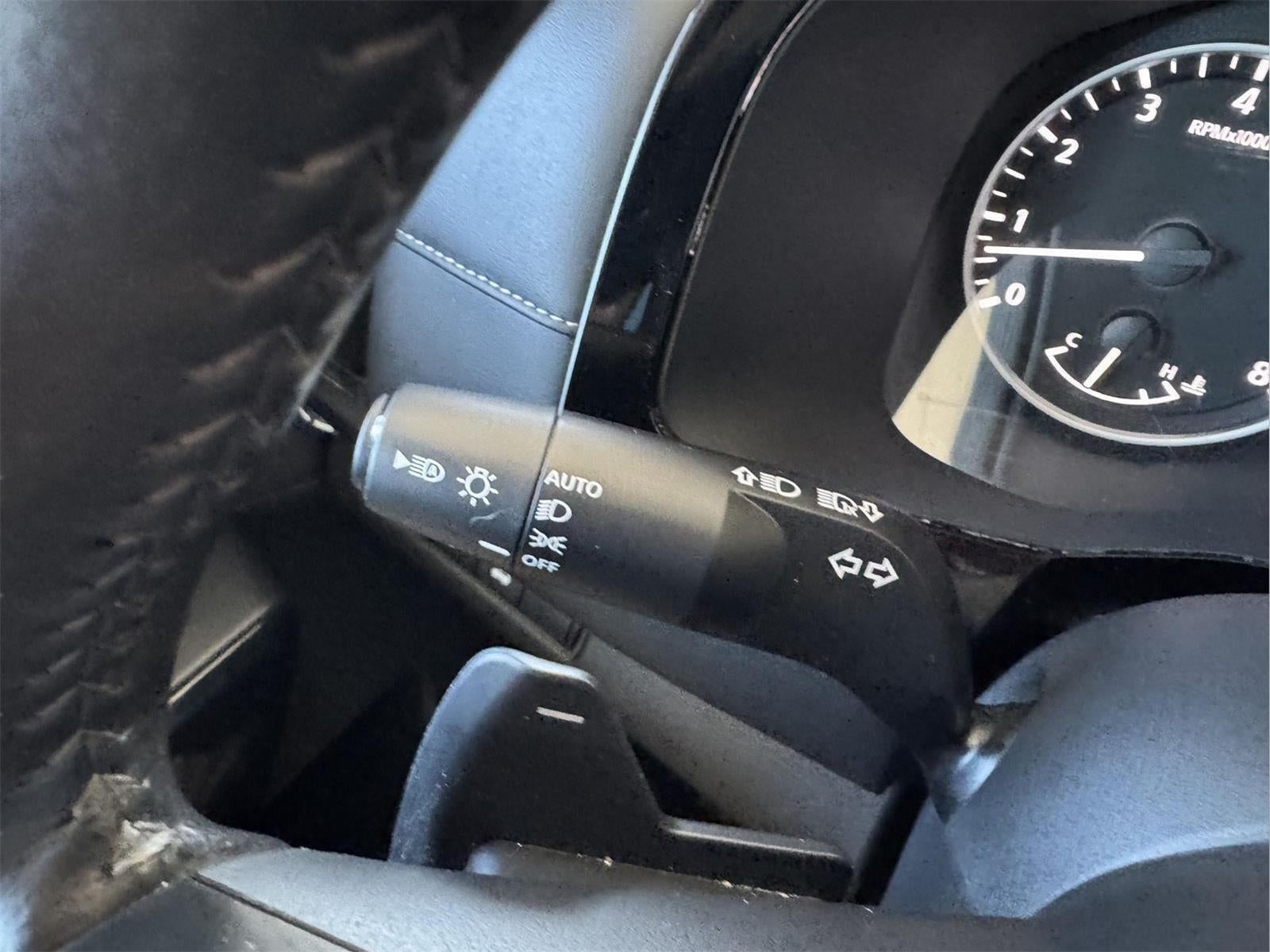 2025 Nissan Pathfinder SV FWD