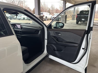 2023 Nissan Rogue SV FWD