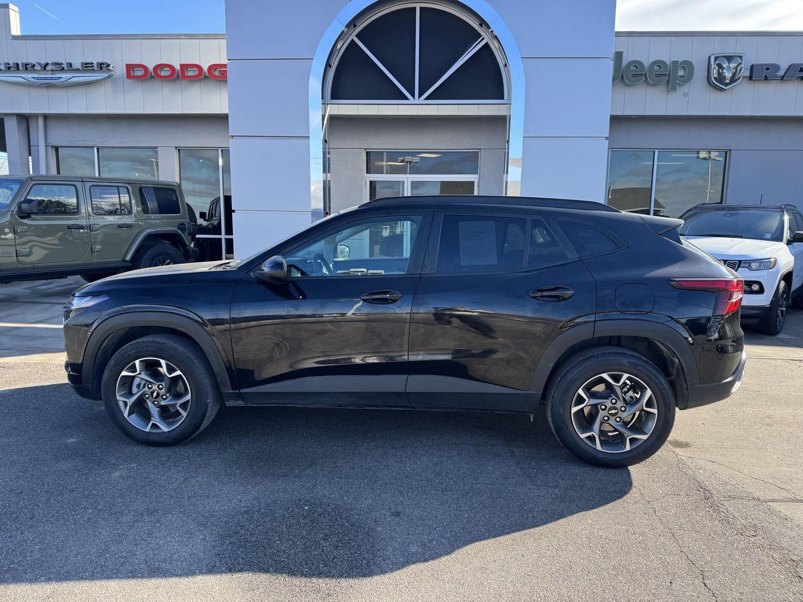 2025 Chevrolet Trax FWD LT