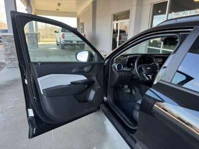 2025 Chevrolet Trax FWD LT