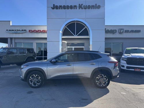 2025 Chevrolet Trax FWD LT