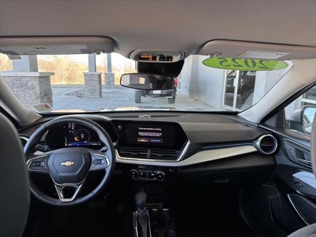 2025 Chevrolet Trax FWD LT