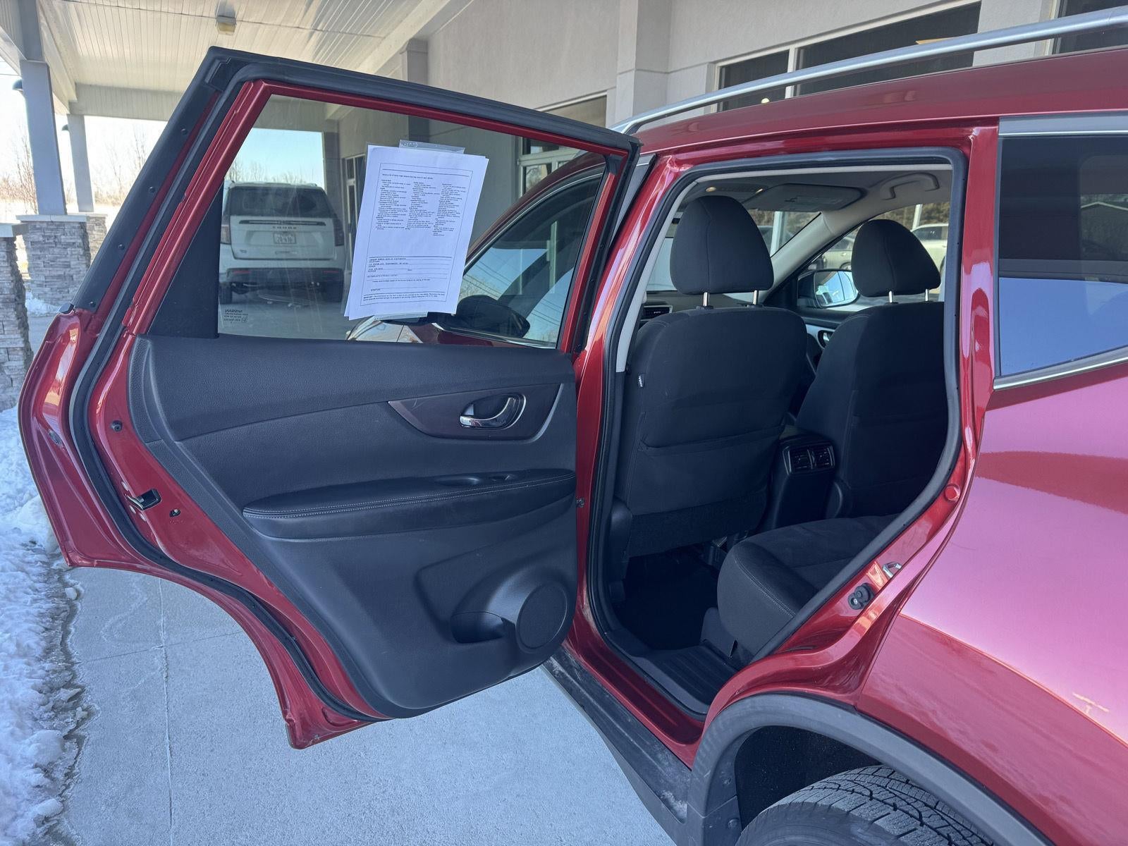 2016 Nissan Rogue SV