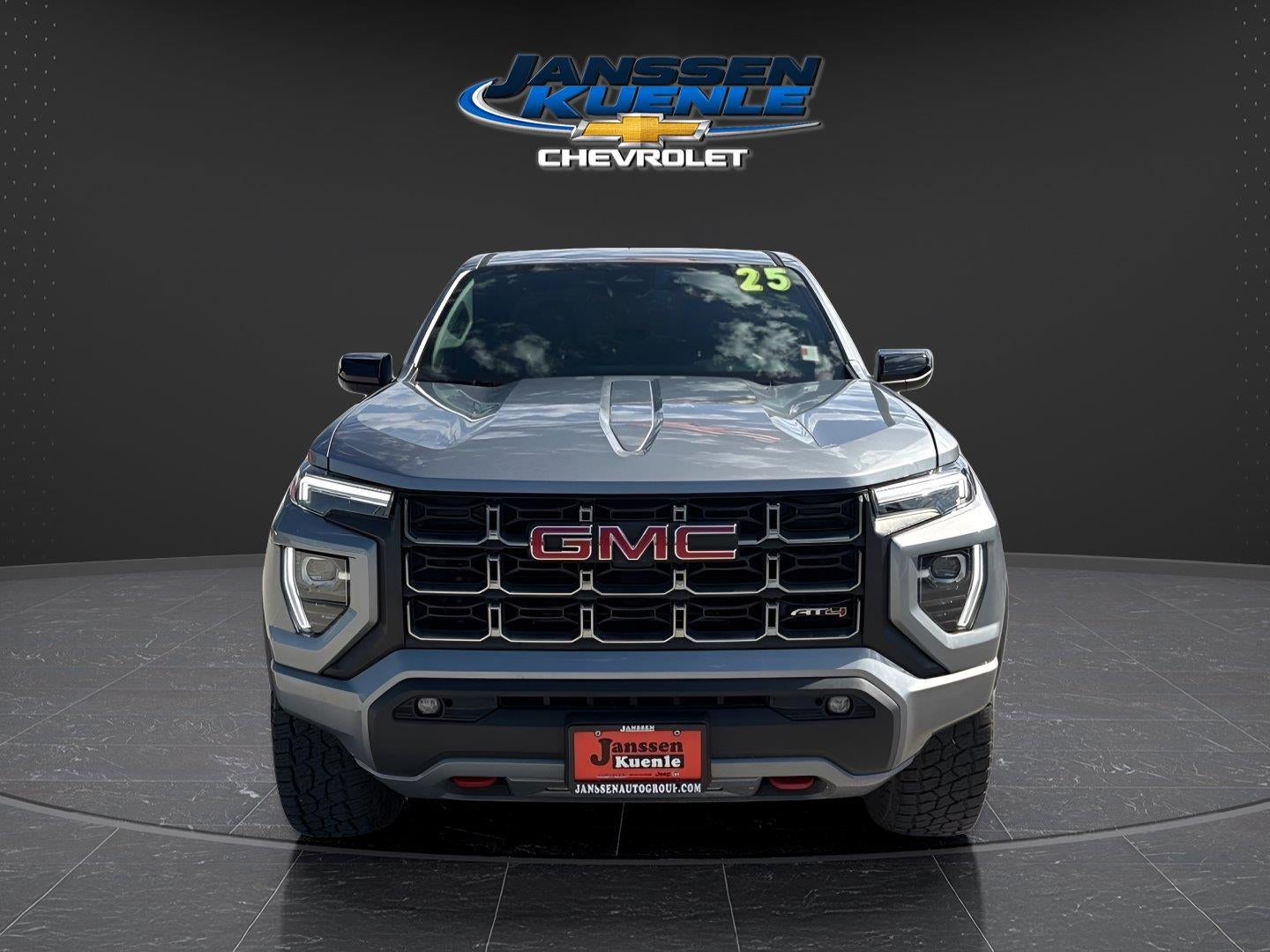 2025 GMC Canyon 4WD AT4