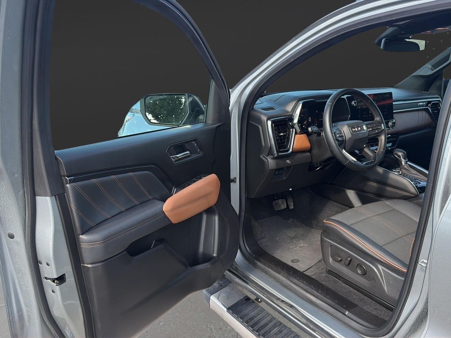 2025 GMC Canyon 4WD AT4