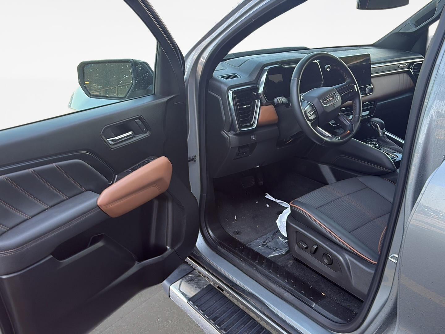 2025 GMC Canyon 4WD AT4
